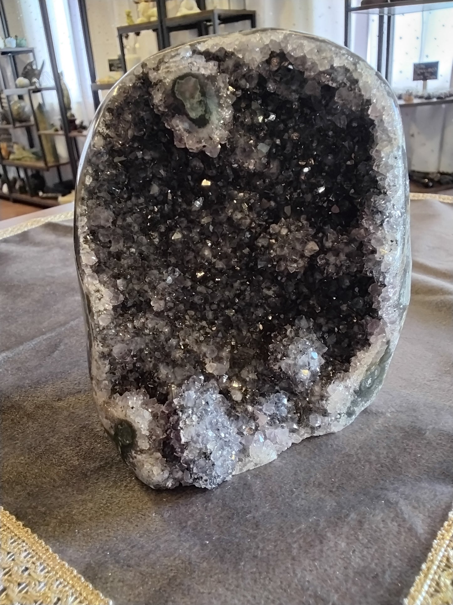 Amethyst 1.3 Kg