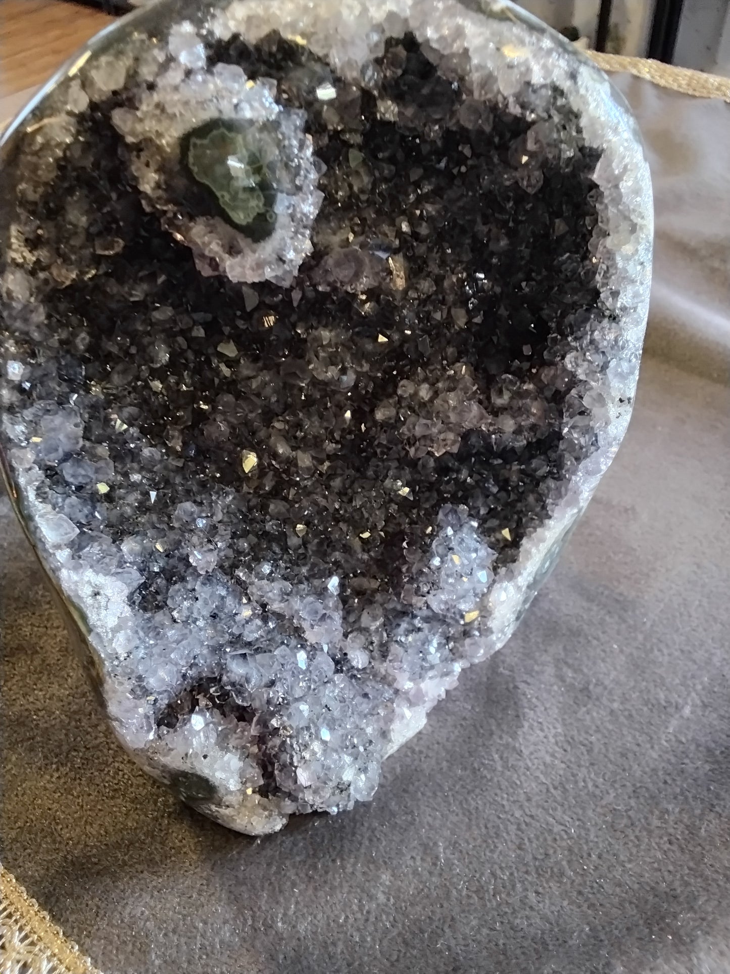 Amethyst 1.3 Kg
